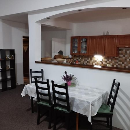 Apartmany Ceska Skola Lipova  Экстерьер фото