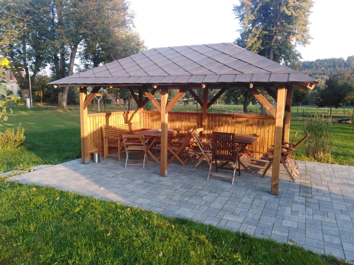 Apartmany Ceska Skola Lipova  Экстерьер фото