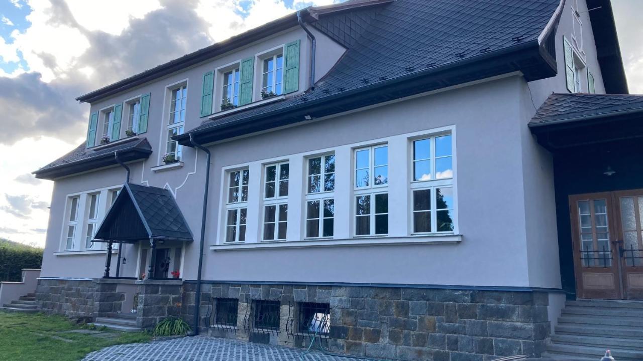 Apartmany Ceska Skola Lipova  Экстерьер фото